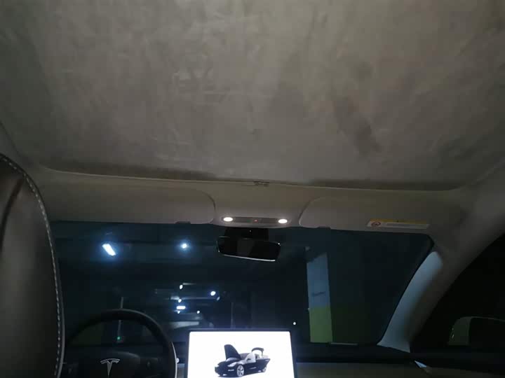 Фото 14 - Tesla Model 3