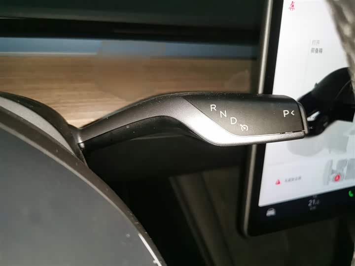 Фото 9 - Tesla Model 3