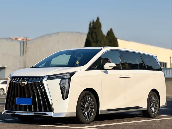 Фото 1 - GAC Trumpchi M8