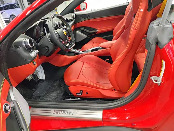 Фото 7 - Ferrari Portofino