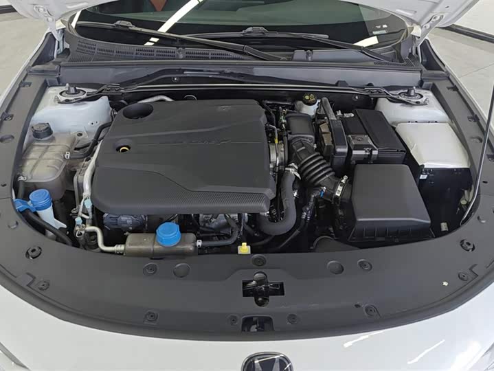 Фото 10 - Changan UNI-V