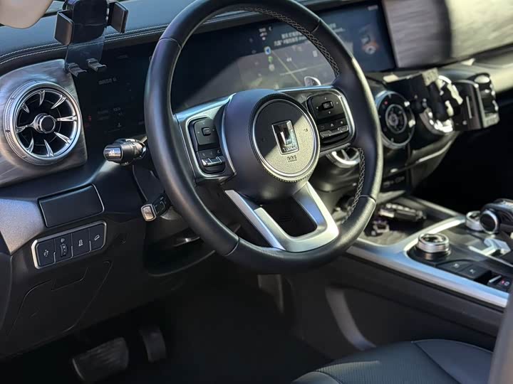 Фото 6 - Tank 300