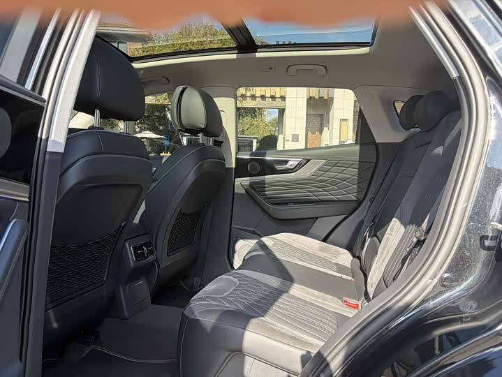 Фото 10 - Hongqi HS5