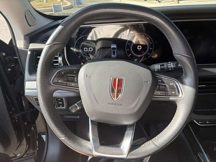 Фото 13 - Hongqi HS5