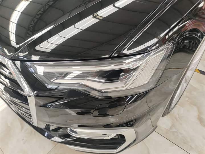 Фото 19 - Audi A6L