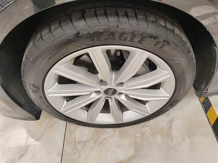 Фото 29 - Audi A6L