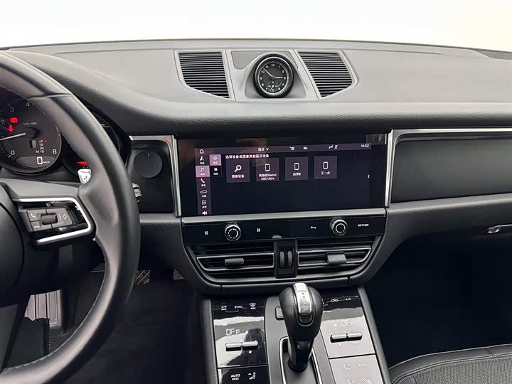 Фото 13 - Porsche Macan