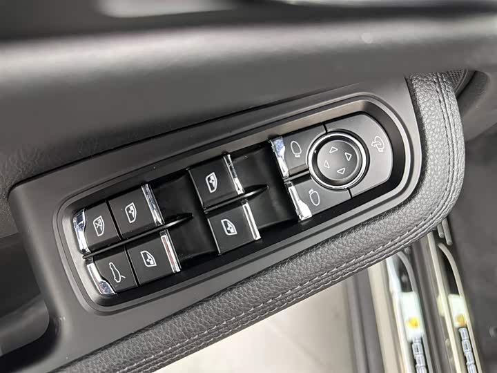 Фото 26 - Porsche Macan