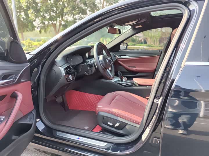 Фото 12 - BMW 5 Series