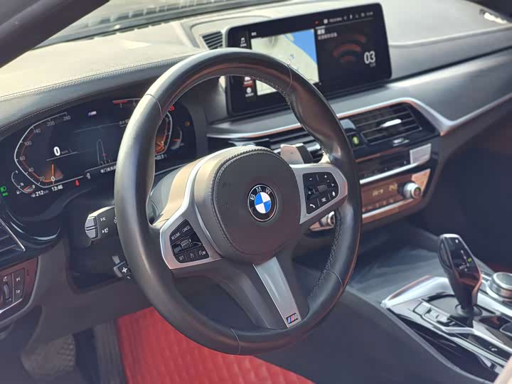 Фото 13 - BMW 5 Series