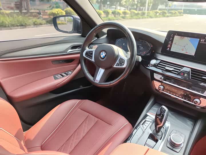 Фото 18 - BMW 5 Series