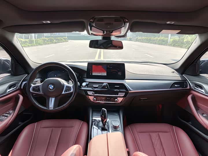 Фото 19 - BMW 5 Series