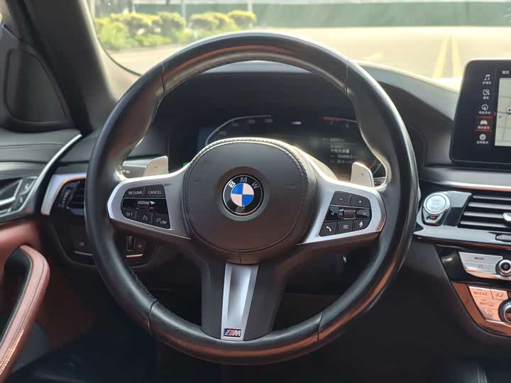 Фото 20 - BMW 5 Series