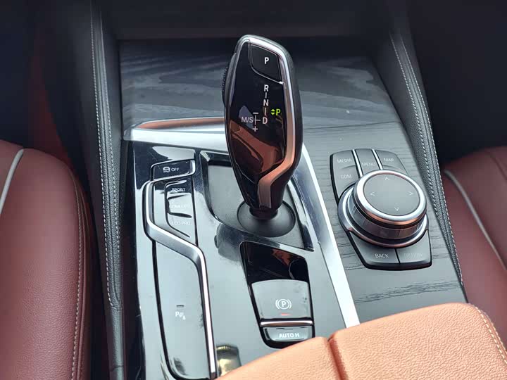 Фото 21 - BMW 5 Series