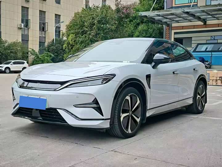 Фото 1 - BYD Song L