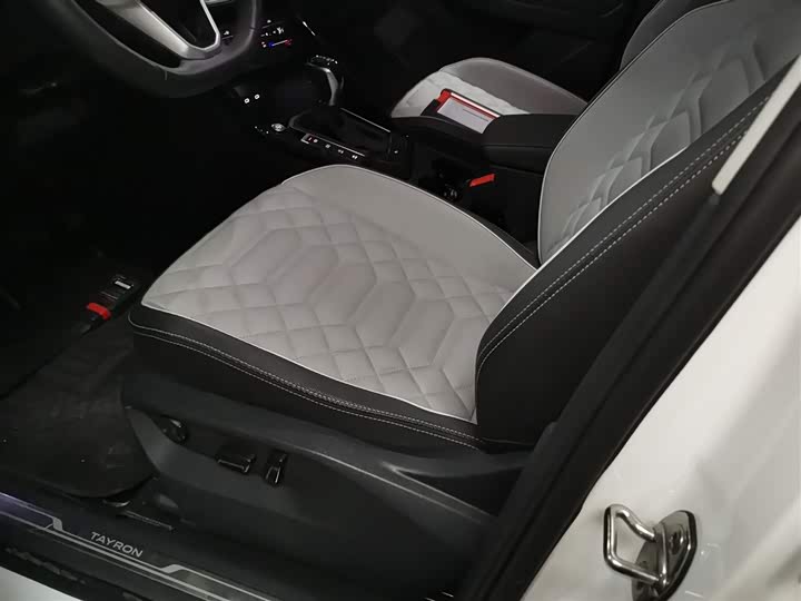 Фото 15 - Volkswagen Tayron