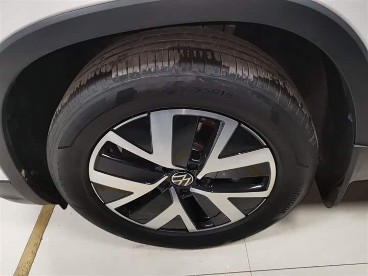 Фото 23 - Volkswagen Tayron