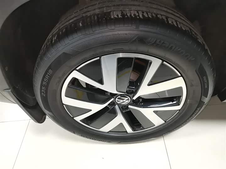 Фото 26 - Volkswagen Tayron