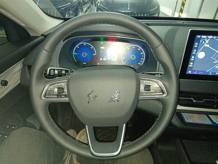 Фото 11 - Hongqi E-QM5