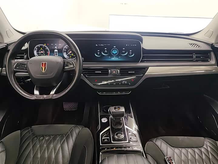 Фото 12 - Hongqi HS5