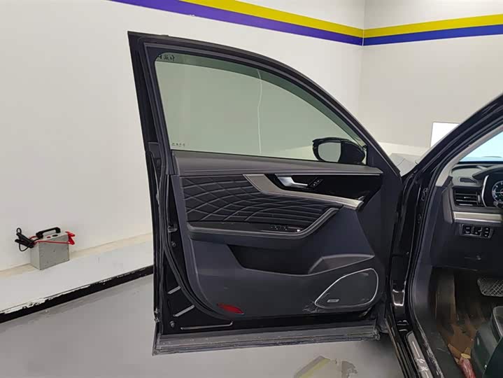 Фото 7 - Hongqi HS5