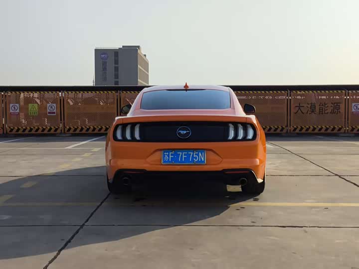 Фото 6 - Ford Mustang