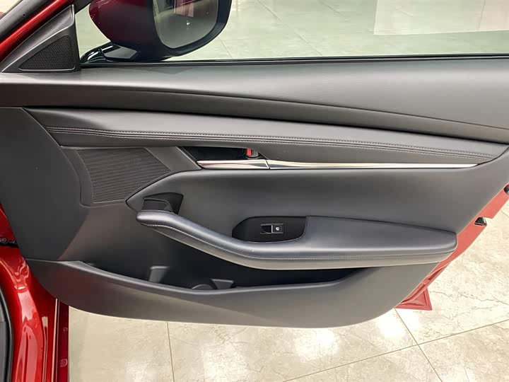 Фото 10 - Mazda 3 (Axela)