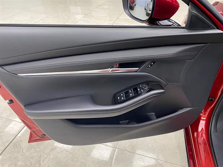 Фото 8 - Mazda 3 (Axela)