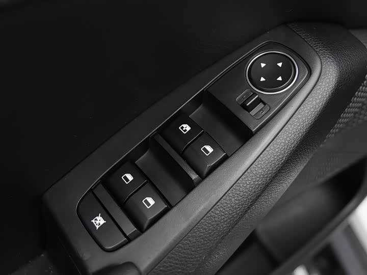 Фото 10 - Kia KX3