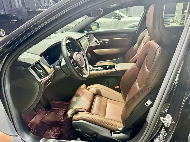 Фото 4 - Volvo S90 Hybrid