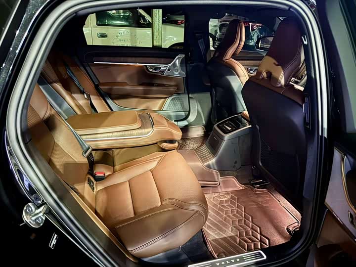 Фото 8 - Volvo S90 Hybrid