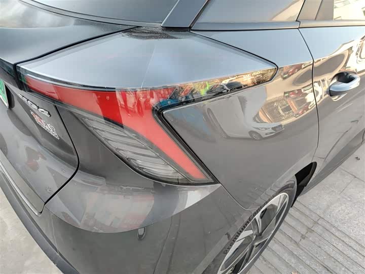 Фото 8 - MG Motor 4 EV