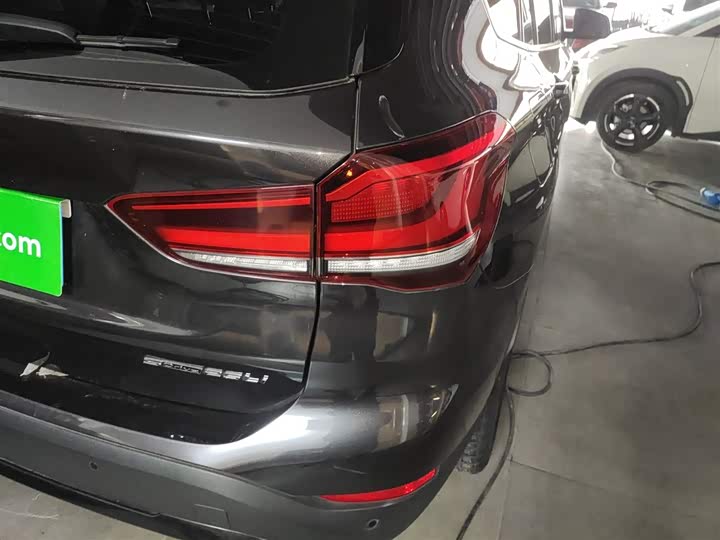 Фото 8 - BMW X1