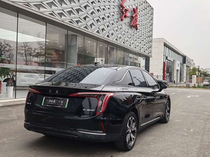 Фото 5 - Hongqi E-QM5