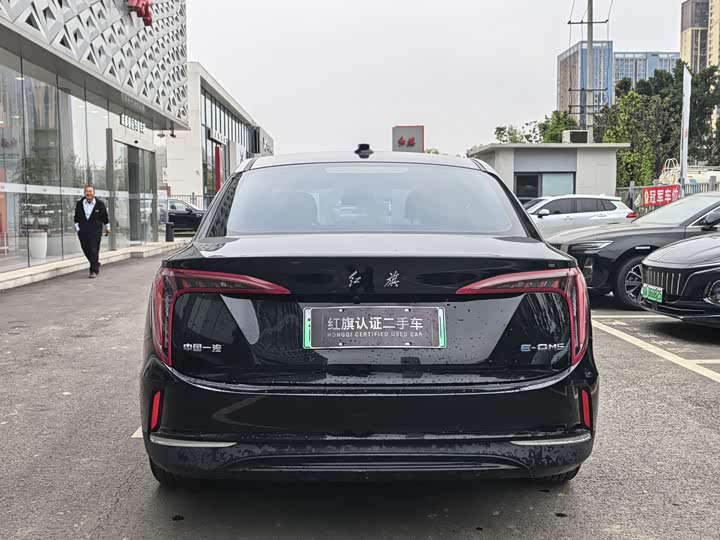 Фото 6 - Hongqi E-QM5