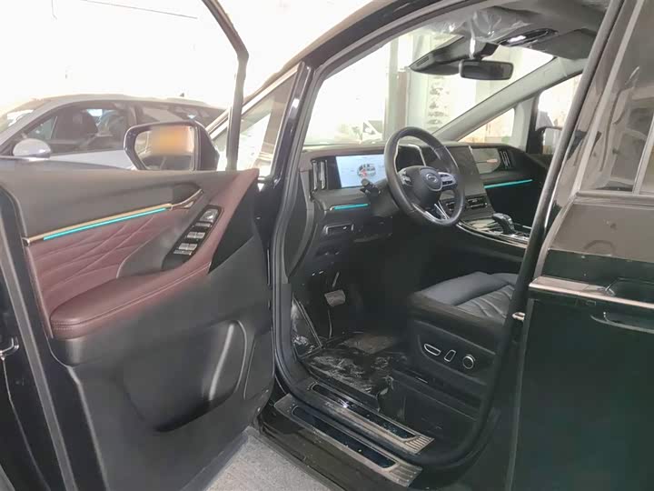 Фото 16 - GAC Trumpchi M8