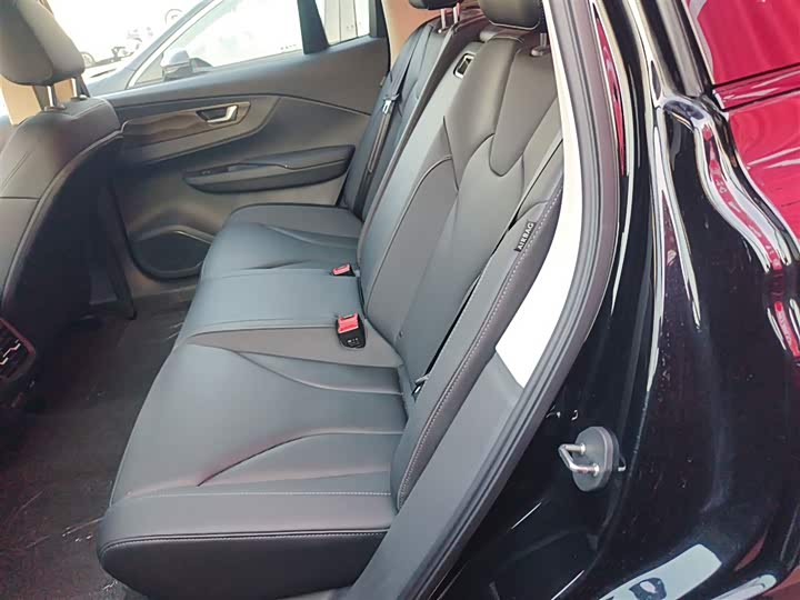 Фото 17 - Hongqi E-QM5