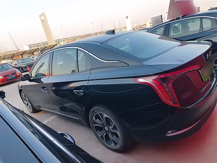 Фото 5 - Hongqi E-QM5