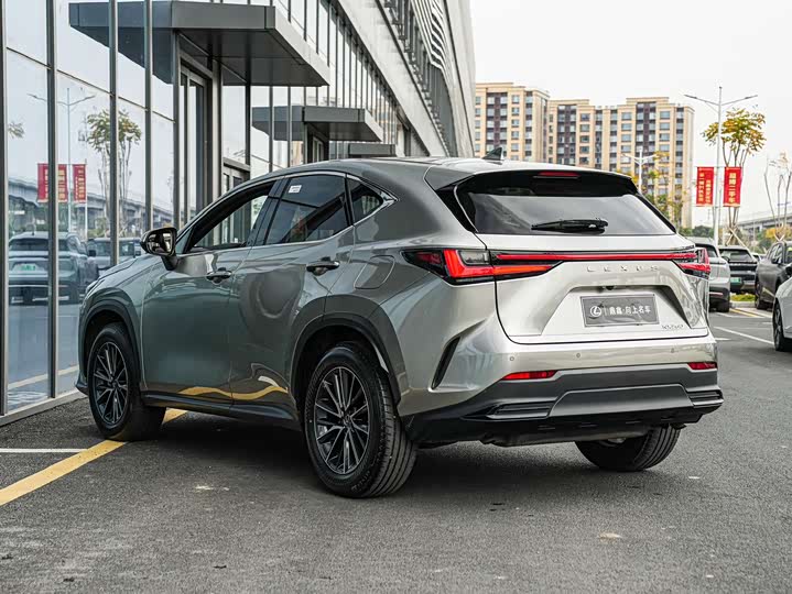 Фото 6 - Lexus NX