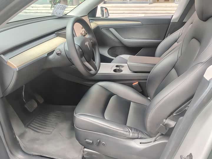 Фото 10 - Tesla Model Y