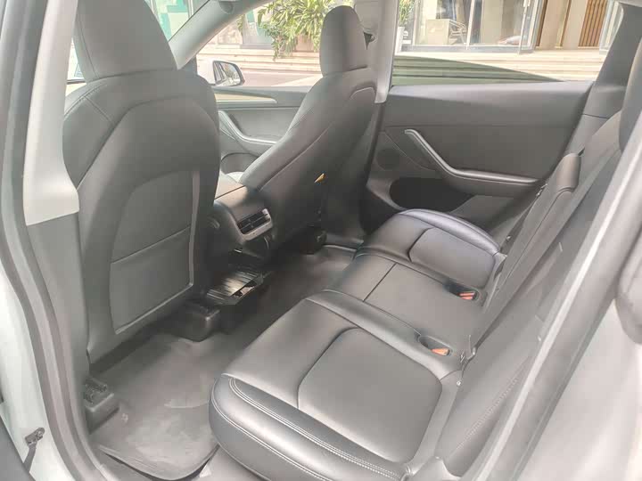 Фото 11 - Tesla Model Y