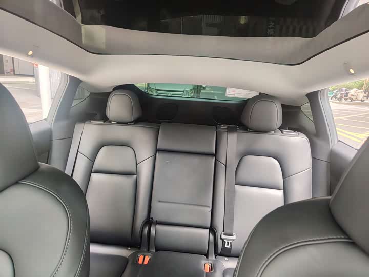 Фото 12 - Tesla Model Y