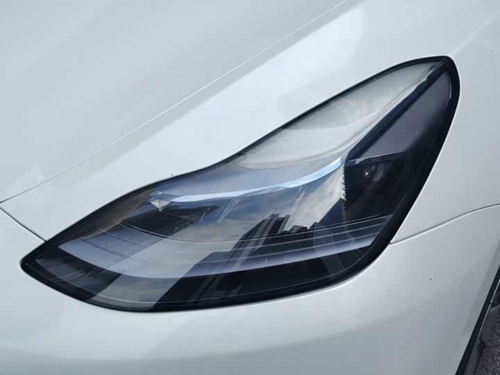 Фото 17 - Tesla Model Y