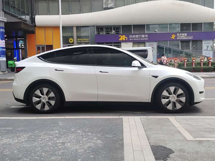 Фото 5 - Tesla Model Y