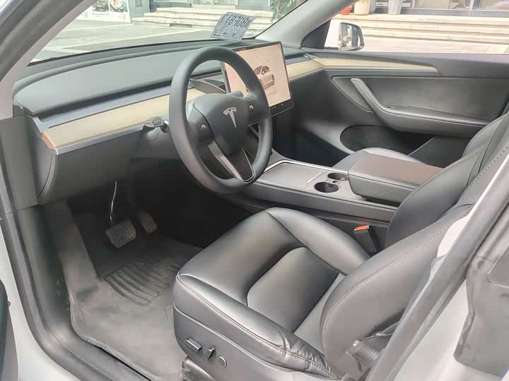 Фото 9 - Tesla Model Y