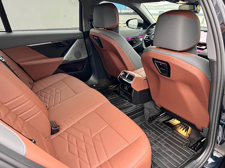 Фото 11 - BMW i5