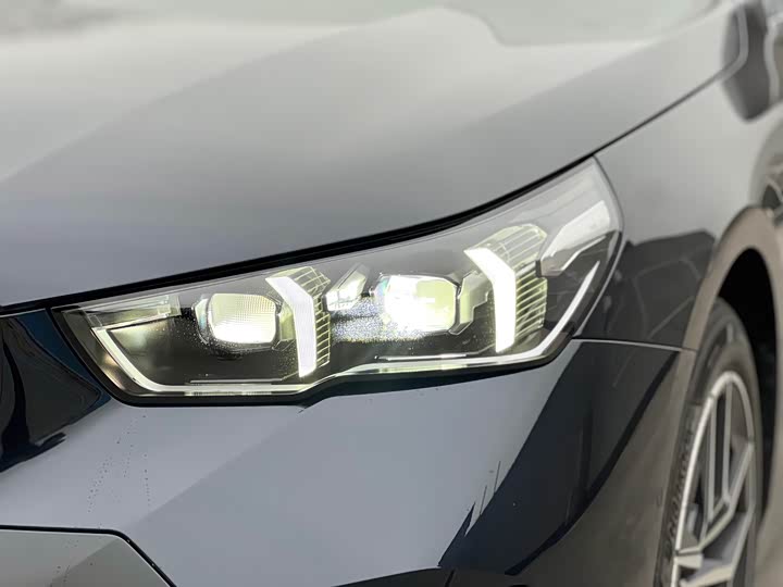 Фото 22 - BMW i5