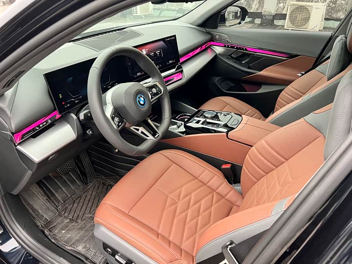 Фото 7 - BMW i5