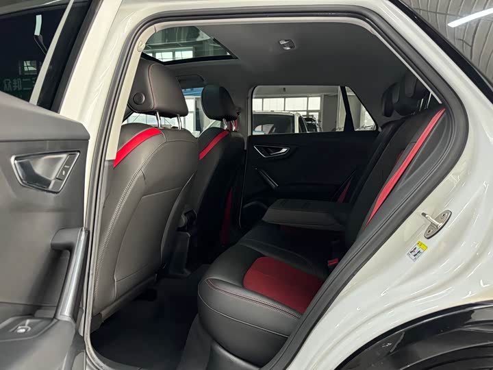 Фото 14 - Audi Q2L