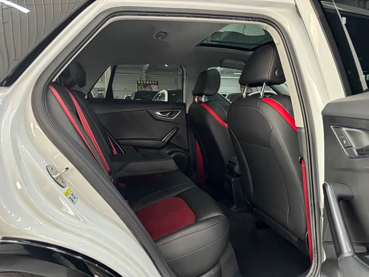 Фото 15 - Audi Q2L